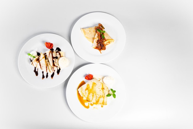 Trei farfurii cu preparate